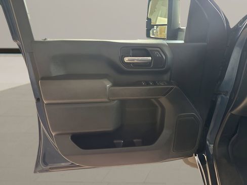 Used 2020 Chevrolet Silverado 2500 Custom w/ Custom Value Package image 8