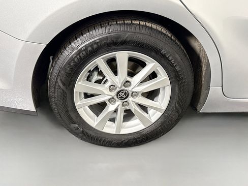 Used 2025 Toyota Camry LE FWD image 33