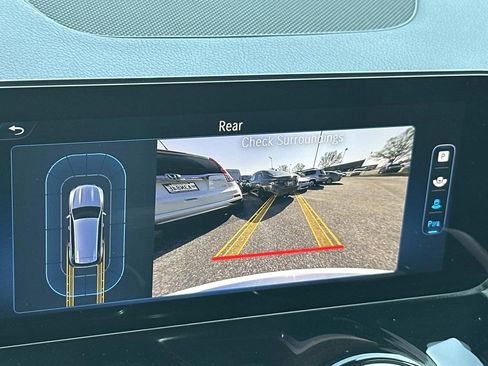 Used 2025 Mercedes-Benz GLB 250 4MATIC image 13