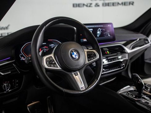 Used 2023 BMW M550i xDrive image 16