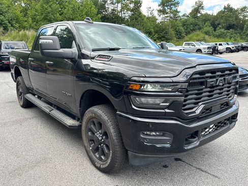 Used 2025 RAM 2500 Big Horn AWD/4WD image 3