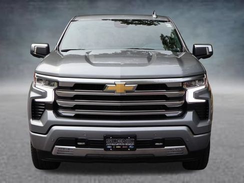 Used 2025 Chevrolet Silverado 1500 High Country w/ High Country Premium Package AWD/4WD image 29