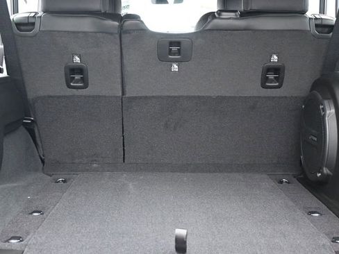 Used 2024 Jeep Wrangler Unlimited Rubicon w/ Capability Package image 26