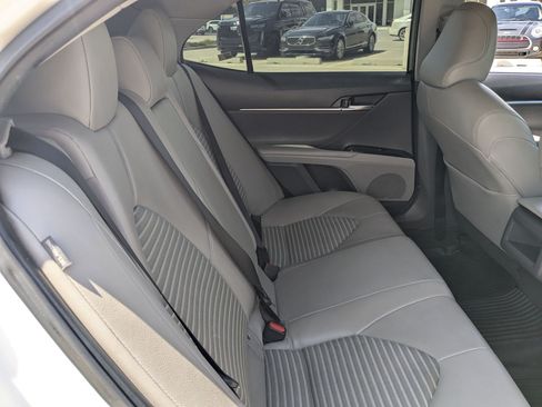 Used 2018 Toyota Camry SE w/ Moonroof Package FWD image 28
