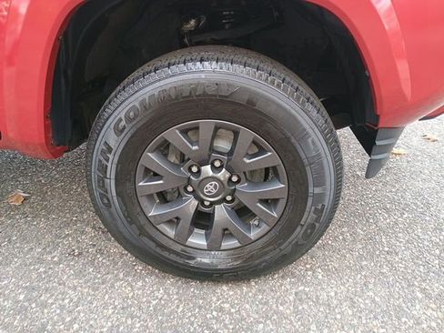 Used 2020 Toyota Tacoma SR5 image 9