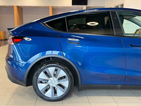 Used 2023 Tesla Model Y Long Range image 12