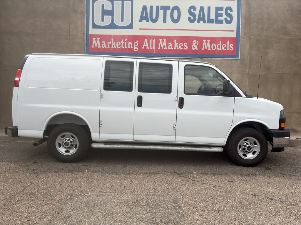 Used 2025 GMC Savana 2500 w/ Driver Convenience Package RWD image 4