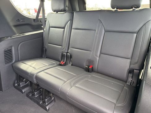 Used 2024 Chevrolet Suburban LT image 26