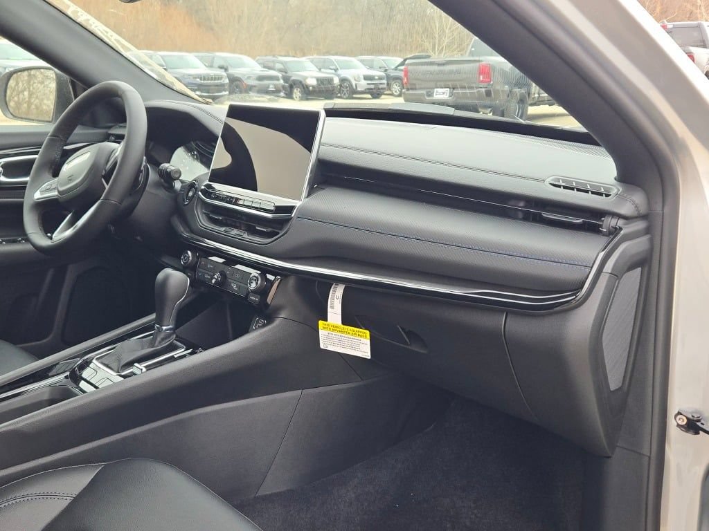 New 2026 Jeep Compass Latitude AWD/4WD image 8