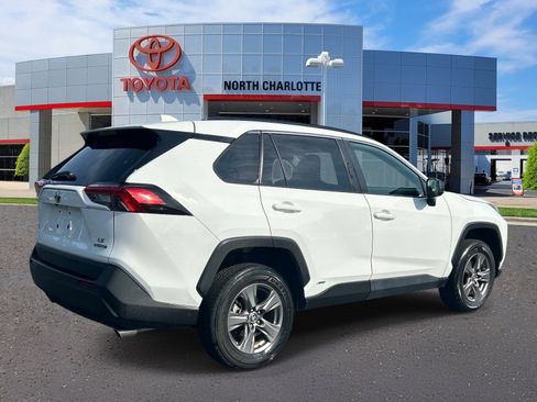 Used 2024 Toyota RAV4 LE AWD/4WD image 6