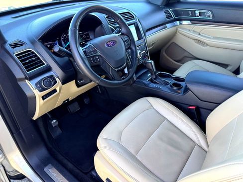 Used 2017 Ford Explorer Limited w/ Equipment Group 301A image 11