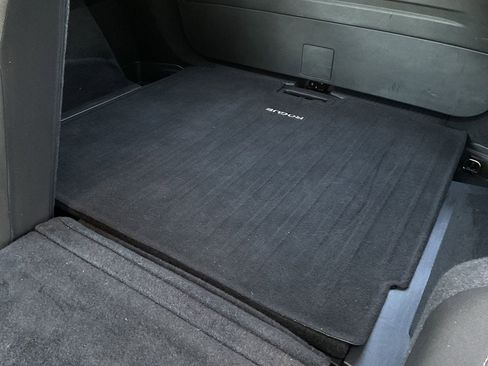 Used 2025 Nissan Rogue SV image 17