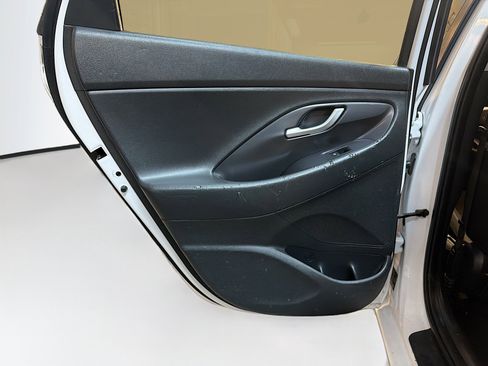 Used 2018 Hyundai Elantra GT image 24