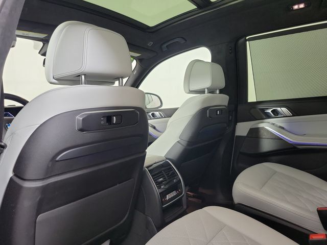 Used 2024 BMW X7 xDrive40i AWD/4WD image 12