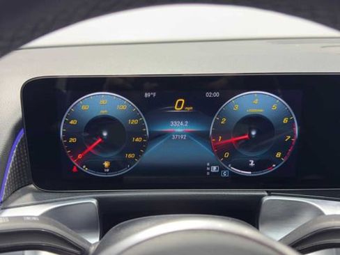 Used 2022 Mercedes-Benz GLB 250 image 29