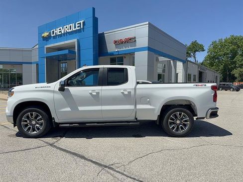 Used 2023 Chevrolet Silverado 1500 LT AWD/4WD image 3
