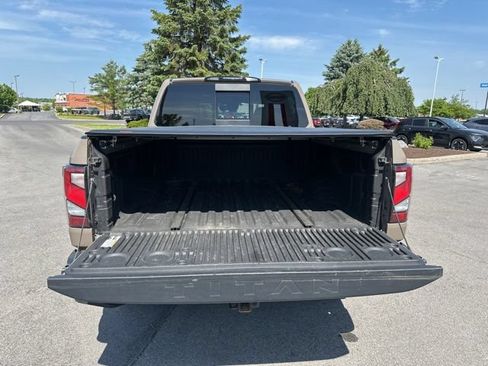 Used 2021 Nissan Titan PRO-4X w/ Pro-4x Convenience Package AWD/4WD image 22