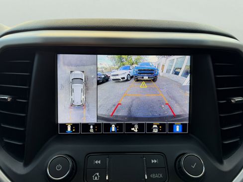 Used 2021 GMC Acadia SLT w/ Premium Package image 31