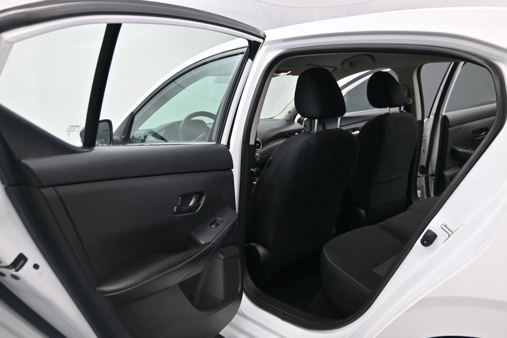 Used 2024 Nissan Sentra SV FWD image 12
