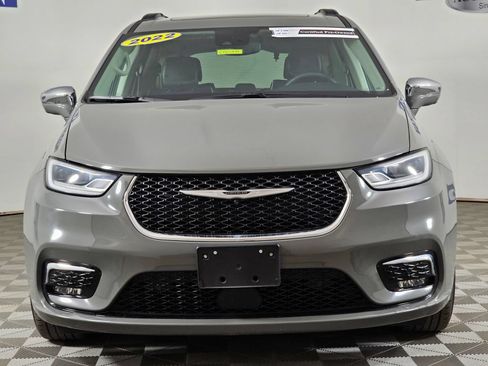 Used 2022 Chrysler Pacifica Limited AWD/4WD image 38