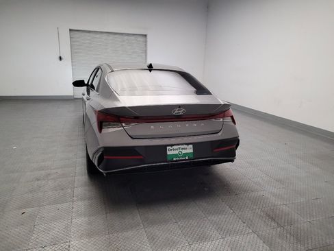 Used 2025 Hyundai Elantra SEL FWD image 6