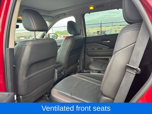 Used 2024 Nissan Pathfinder Platinum AWD/4WD image 15