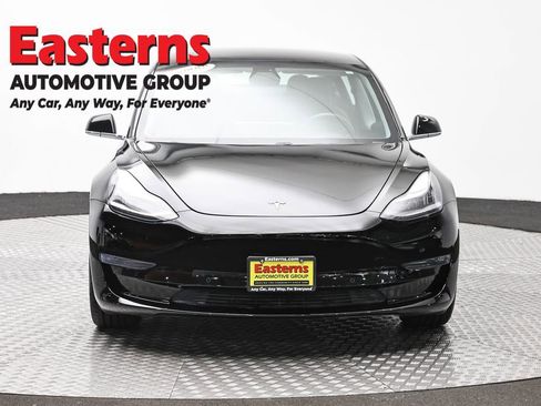 Used 2019 Tesla Model 3 Standard Range RWD image 2