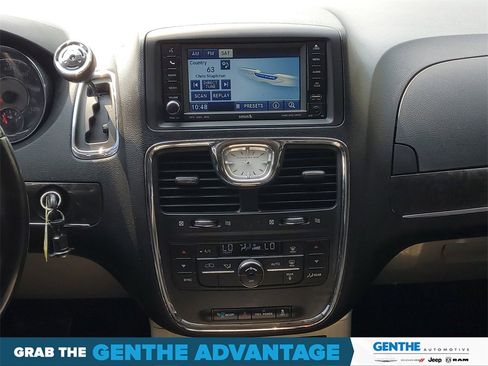 Used 2011 Chrysler Town & Country Touring image 22