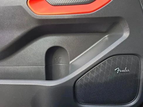 Used 2025 Nissan Frontier PRO-4X w/ Pro Convenience Package image 19