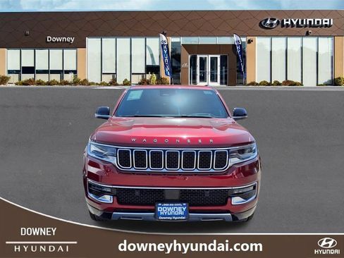 Used 2024 Jeep Wagoneer Series III AWD/4WD image 2
