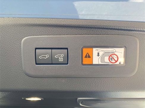 Used 2025 Toyota Land Cruiser image 9