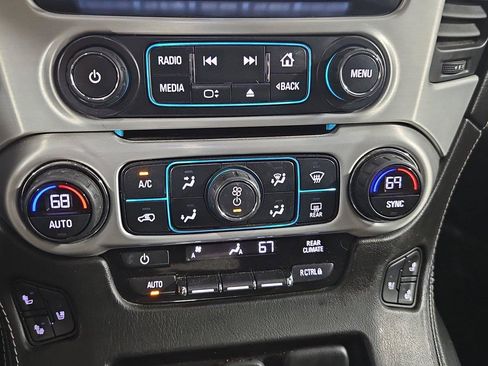 Used 2018 GMC Yukon XL SLT w/ Open Road Package AWD/4WD image 18