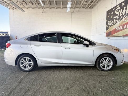 Used 2018 Chevrolet Cruze LT image 10