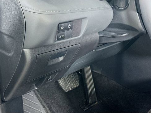 Used 2023 Toyota Highlander LE image 10