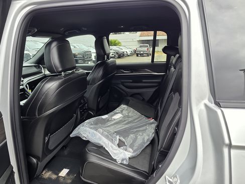 New 2026 Jeep Grand Cherokee Altitude RWD image 18