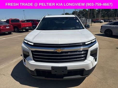 Used 2024 Chevrolet Traverse LT w/ Trailering Package image 2