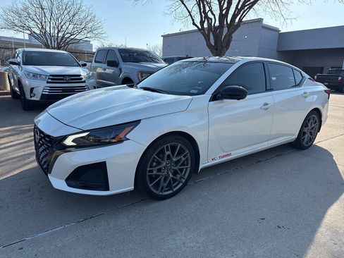 Certified 2023 Nissan Altima 2.0 SR image 6