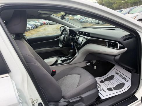 Used 2020 Toyota Camry LE image 24