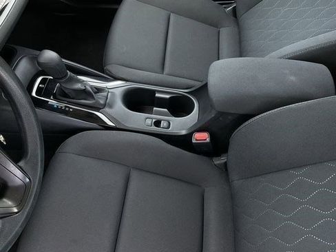 Certified 2025 Toyota Corolla LE FWD image 28