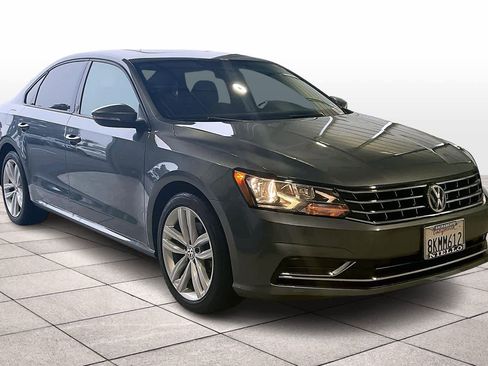 Used 2019 Volkswagen Passat 2.0T Wolfsburg image 2