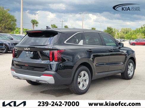 New 2026 Kia Sorento LX FWD image 6