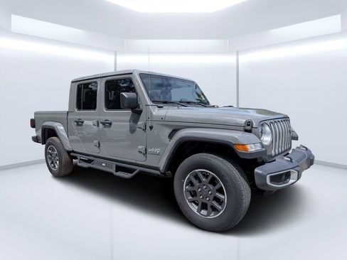 Used 2020 Jeep Gladiator Overland w/ Trailer Tow Package image 1