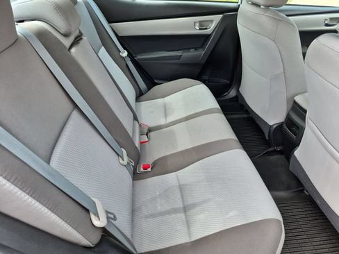 Used 2018 Toyota Corolla LE FWD image 19