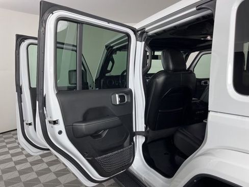 Used 2022 Jeep Wrangler Unlimited Sahara w/ Cold Weather Group image 40