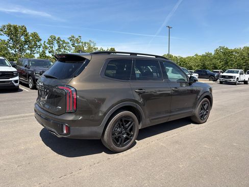 Used 2024 Kia Telluride SX Prestige X-Line image 3