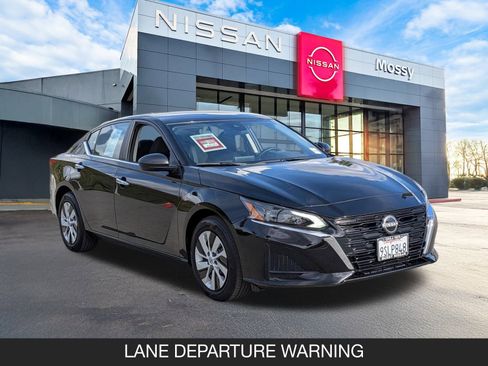 Certified 2025 Nissan Altima 2.5 S image 2