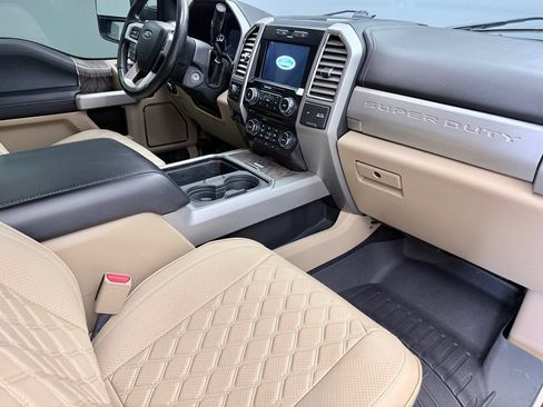 Used 2017 Ford F350 Lariat w/ Lariat Value Package AWD/4WD image 9