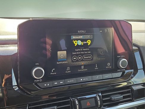 Used 2025 Nissan Pathfinder SV image 28