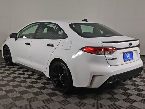 Used 2022 Toyota Corolla SE image 6