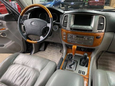 Used 2005 Lexus LX 470 4WD image 22